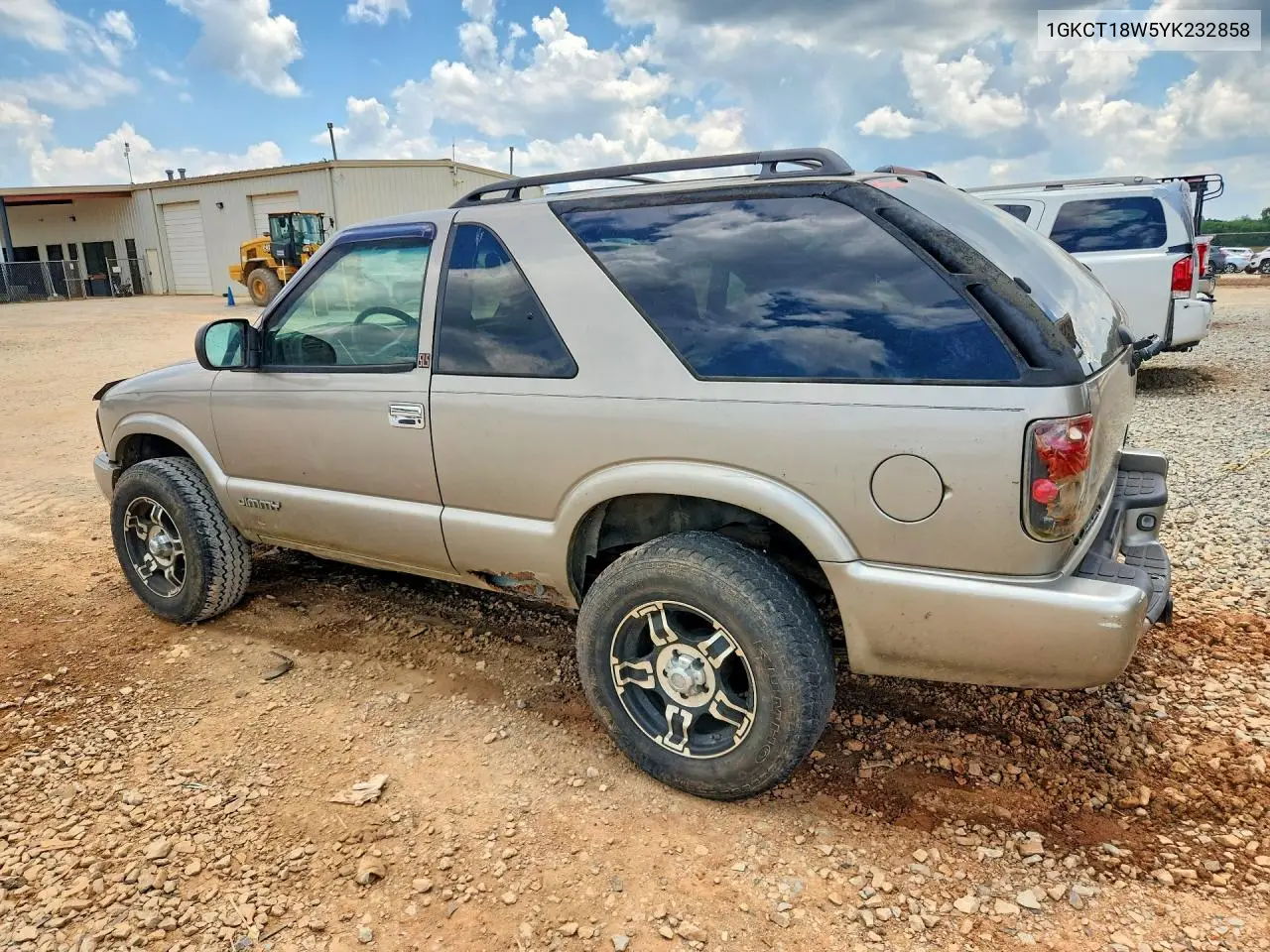 2000 GMC Jimmy VIN: 1GKCT18W5YK232858 Lot: 57065936