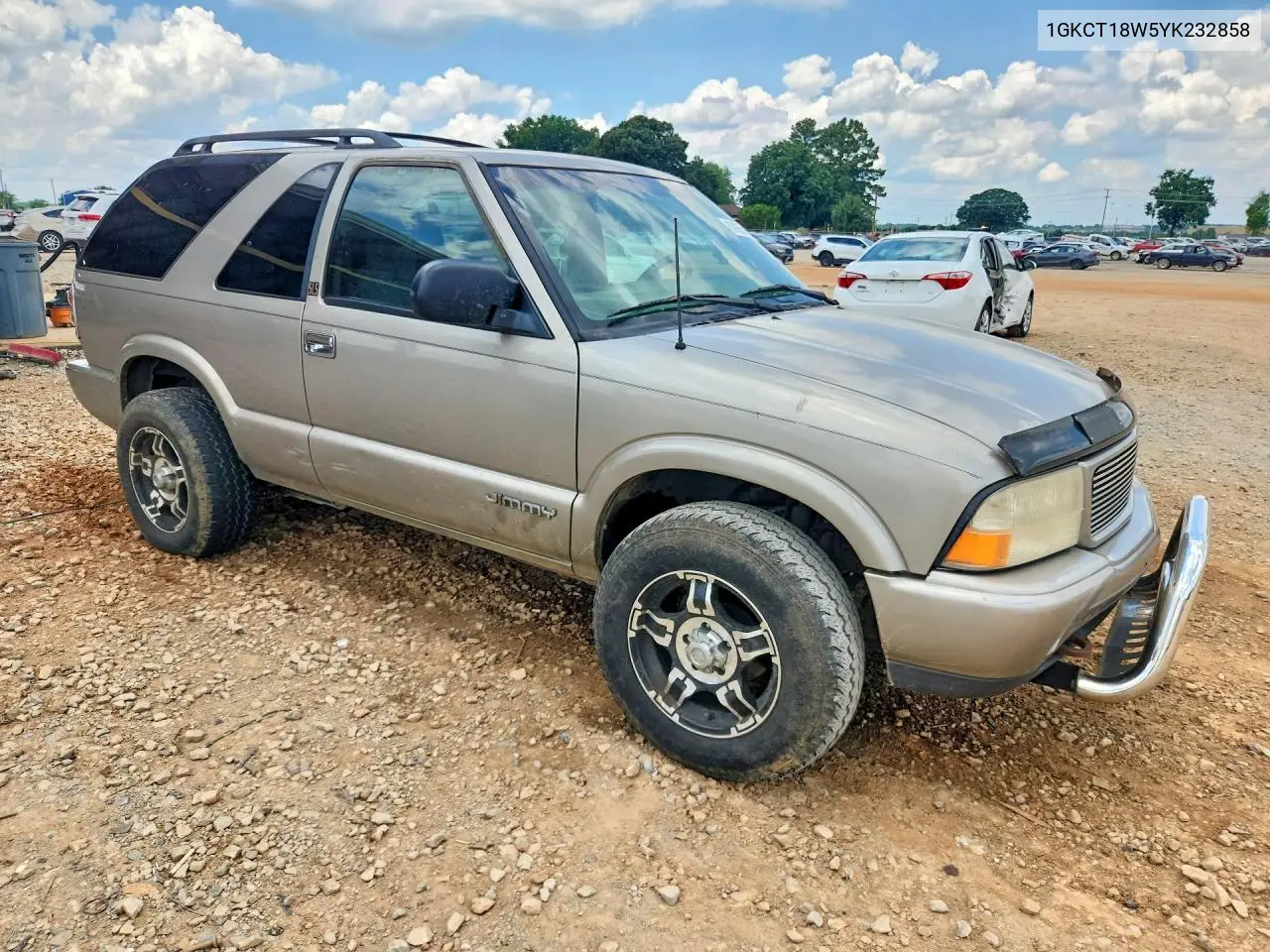 2000 GMC Jimmy VIN: 1GKCT18W5YK232858 Lot: 57065936