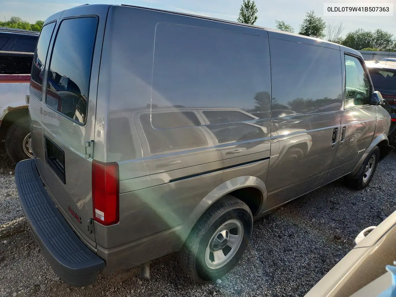2001 GMC Safari Xt VIN: 1GTDM19W41B507363 Lot: 55604696