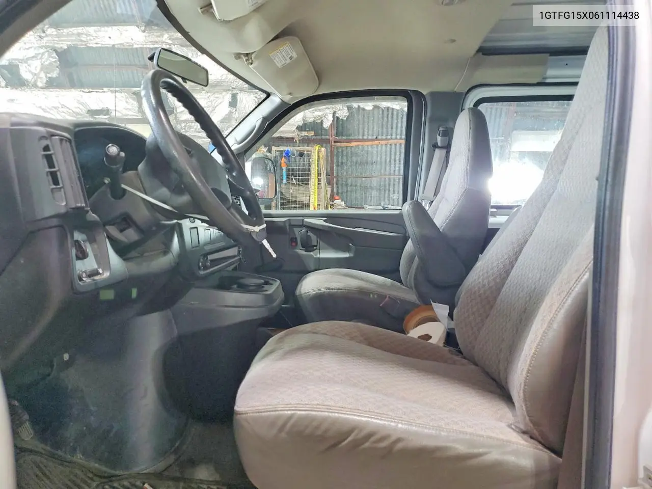2006 GMC Savana 1500 Delivery Van VIN: 1GTFG15X061114438 Lot: 60588966