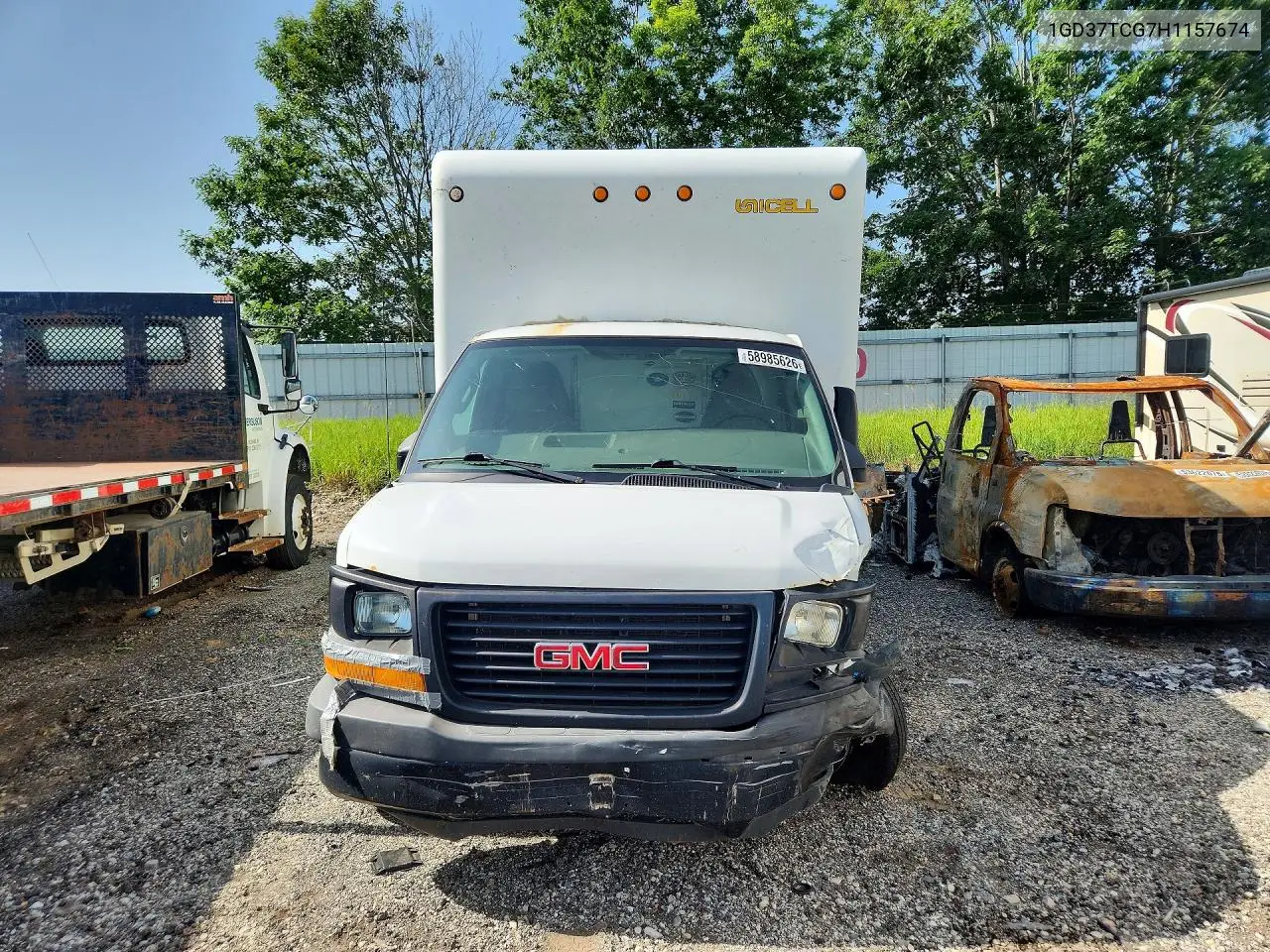 2017 GMC Savana Box Truck VIN: 1GD37TCG7H1157674 Lot: 58985626