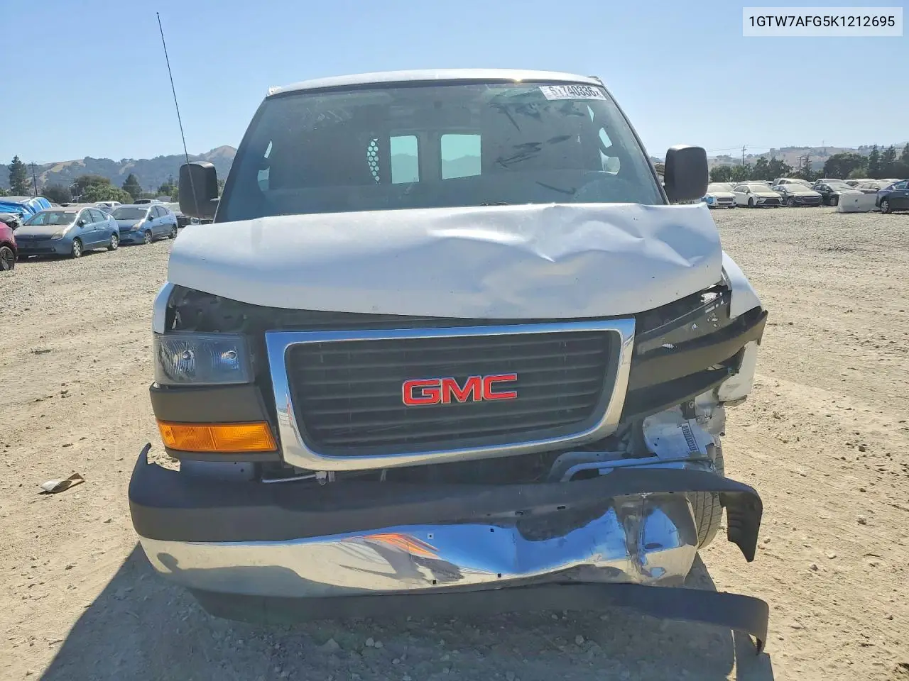 2019 GMC Savana G2500 VIN: 1GTW7AFG5K1212695 Lot: 61740336