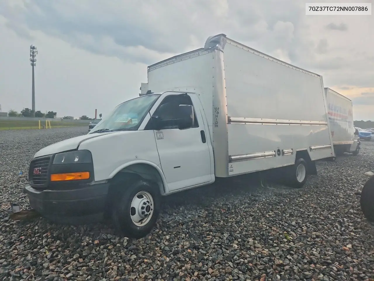 2022 GMC Savana Cut - Box Truck VIN: 7GZ37TC72NN007886 Lot: 61438836
