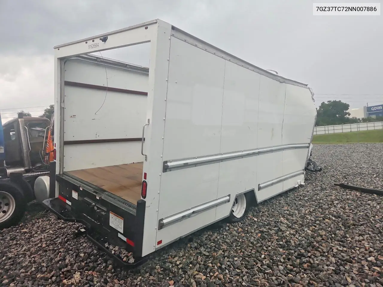 2022 GMC Savana Cut - Box Truck VIN: 7GZ37TC72NN007886 Lot: 61438836