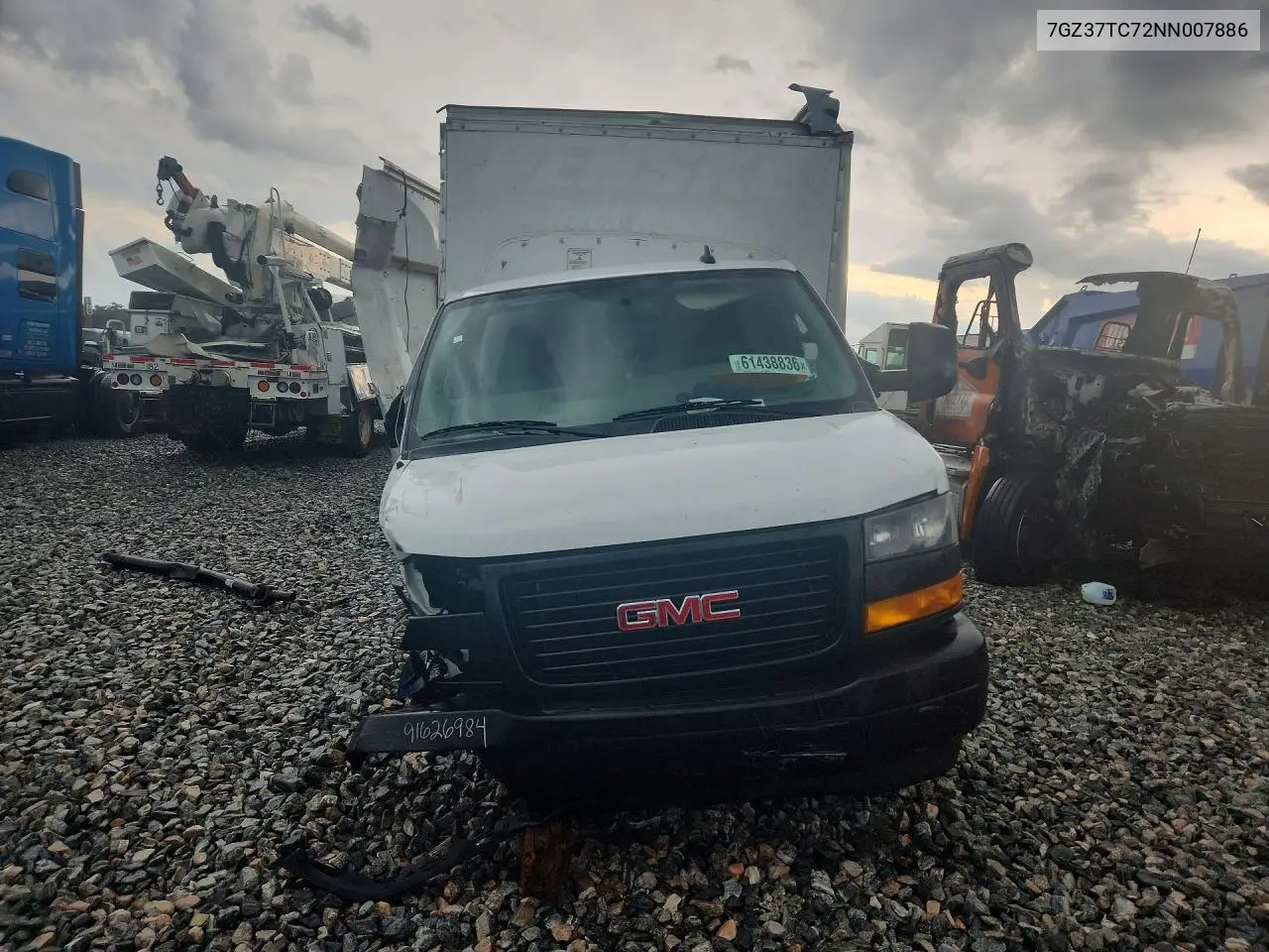 2022 GMC Savana Cut - Box Truck VIN: 7GZ37TC72NN007886 Lot: 61438836