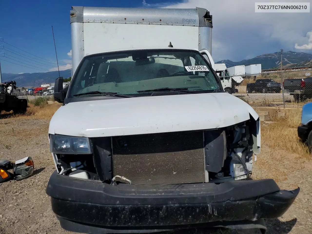 2022 GMC Savana Cut - Box Truck VIN: 7GZ37TC76NN006210 Lot: 62264816