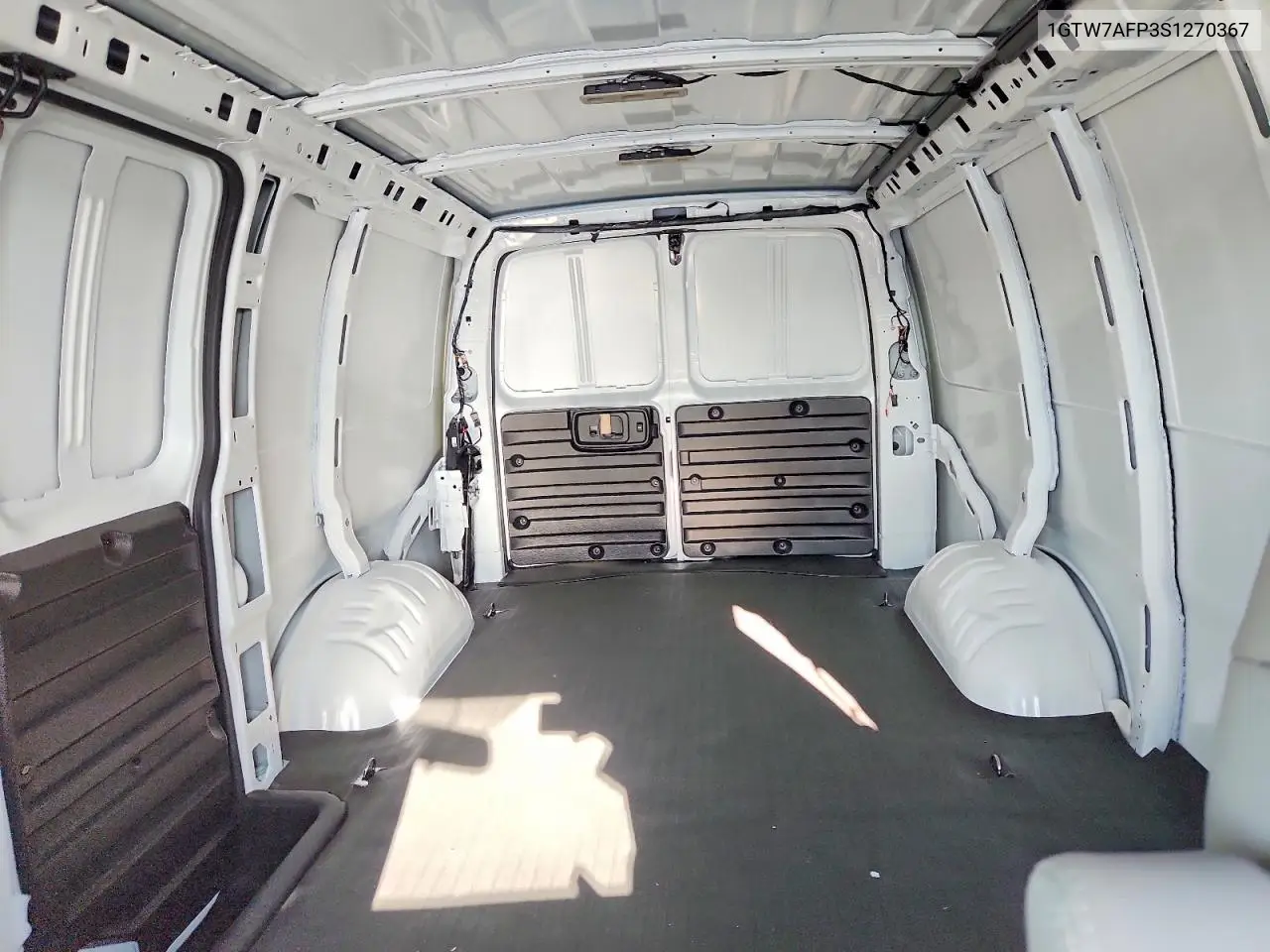 2025 GMC Savana G2500 VIN: 1GTW7AFP3S1270367 Lot: 60078476