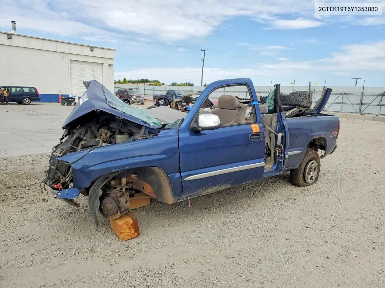 2000 GMC New Sierra K1500 VIN: 2GTEK19T6Y1353880 Lot: 60984396