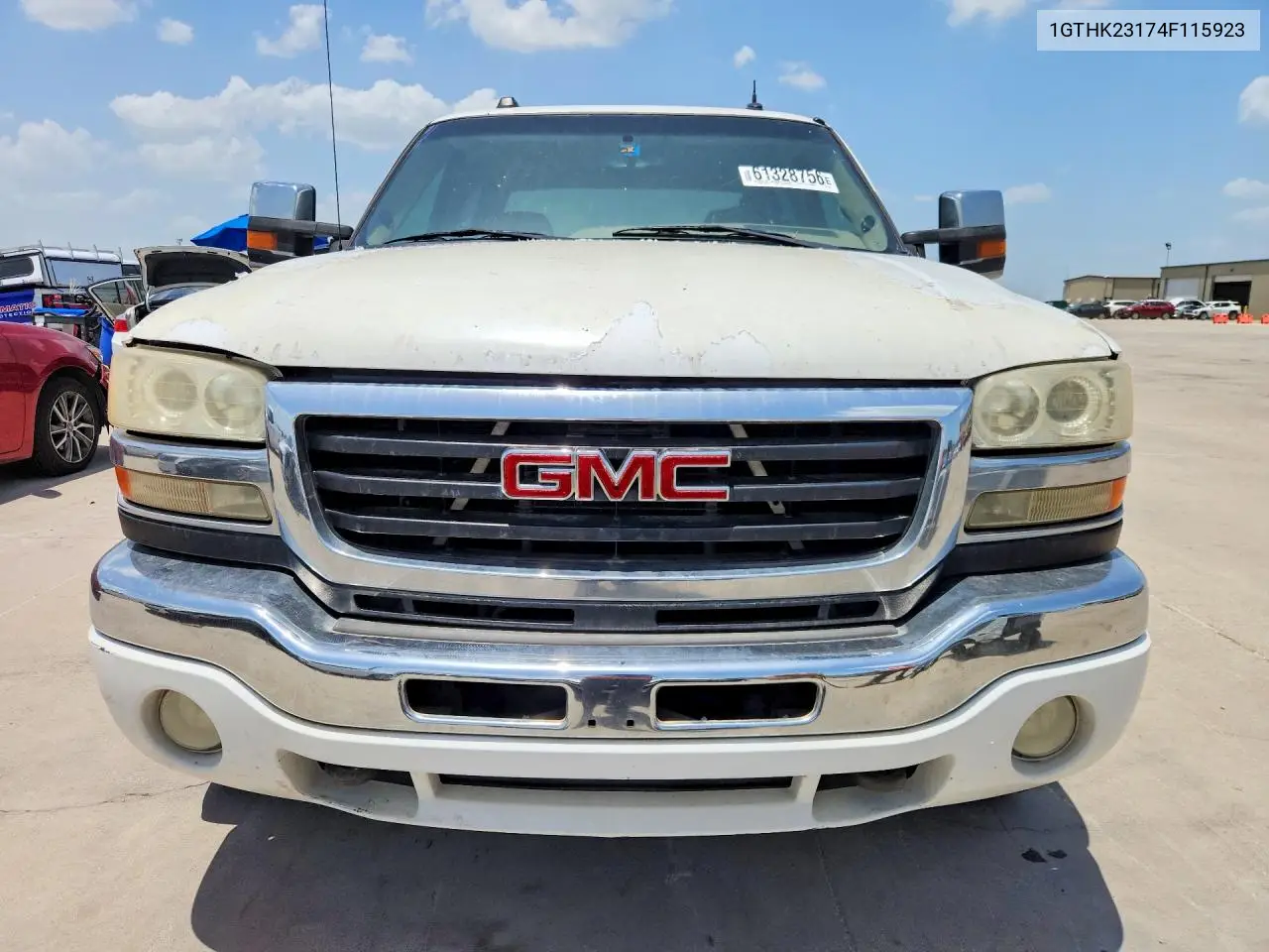 2004 GMC Sierra K2500 Heavy Duty VIN: 1GTHK23174F115923 Lot: 61328756