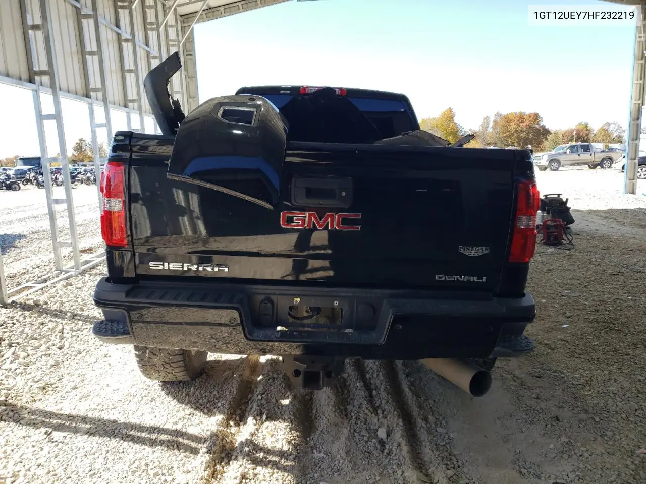 1GT12UEY7HF232219 2017 GMC Sierra K2500 Denali