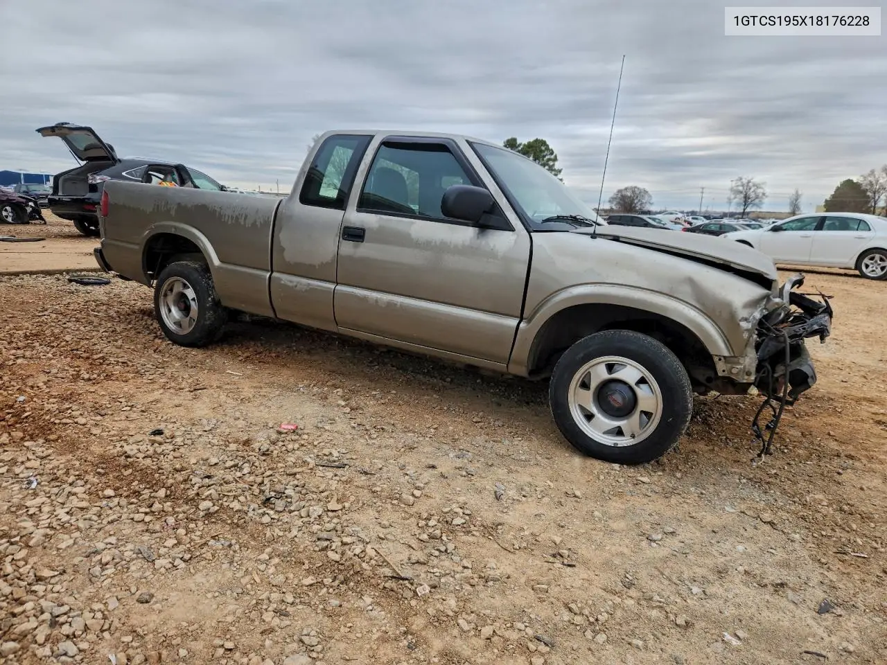 2001 GMC Sonoma VIN: 1GTCS195X18176228 Lot: 98169775