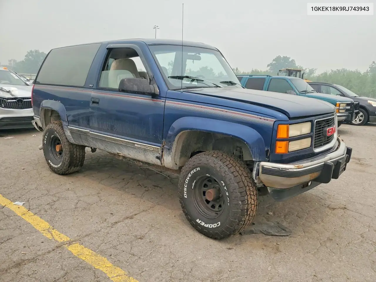 1994 GMC Yukon VIN: 1GKEK18K9RJ743943 Lot: 61193196