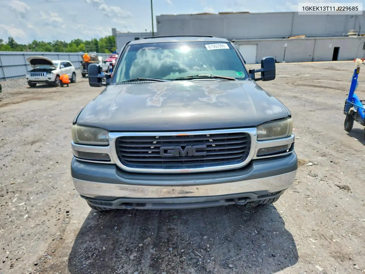 2001 GMC Yukon VIN: 1GKEK13T11J229685 Lot: 61902986