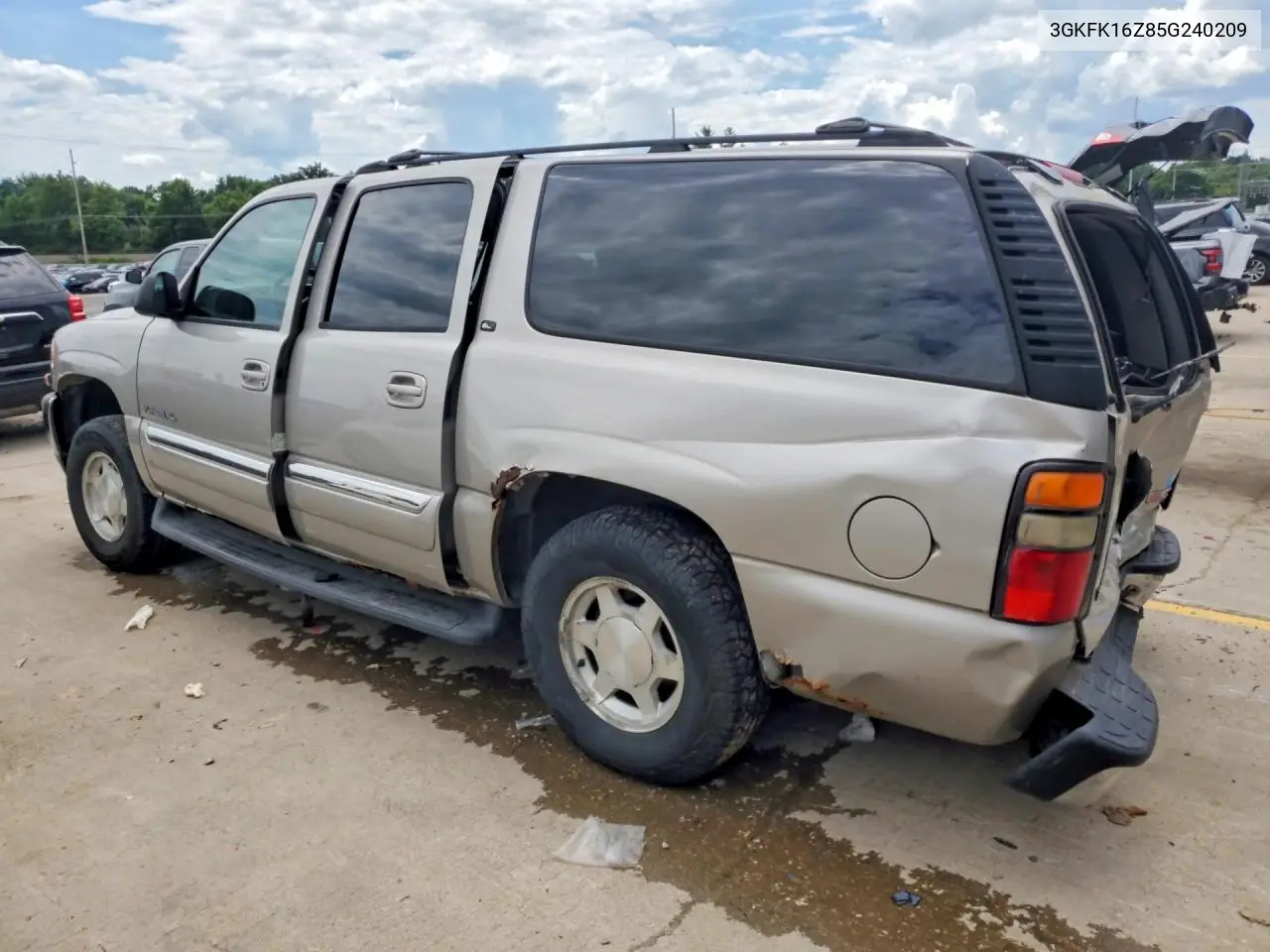 2005 GMC Yukon Xl K1500 VIN: 3GKFK16Z85G240209 Lot: 61062816