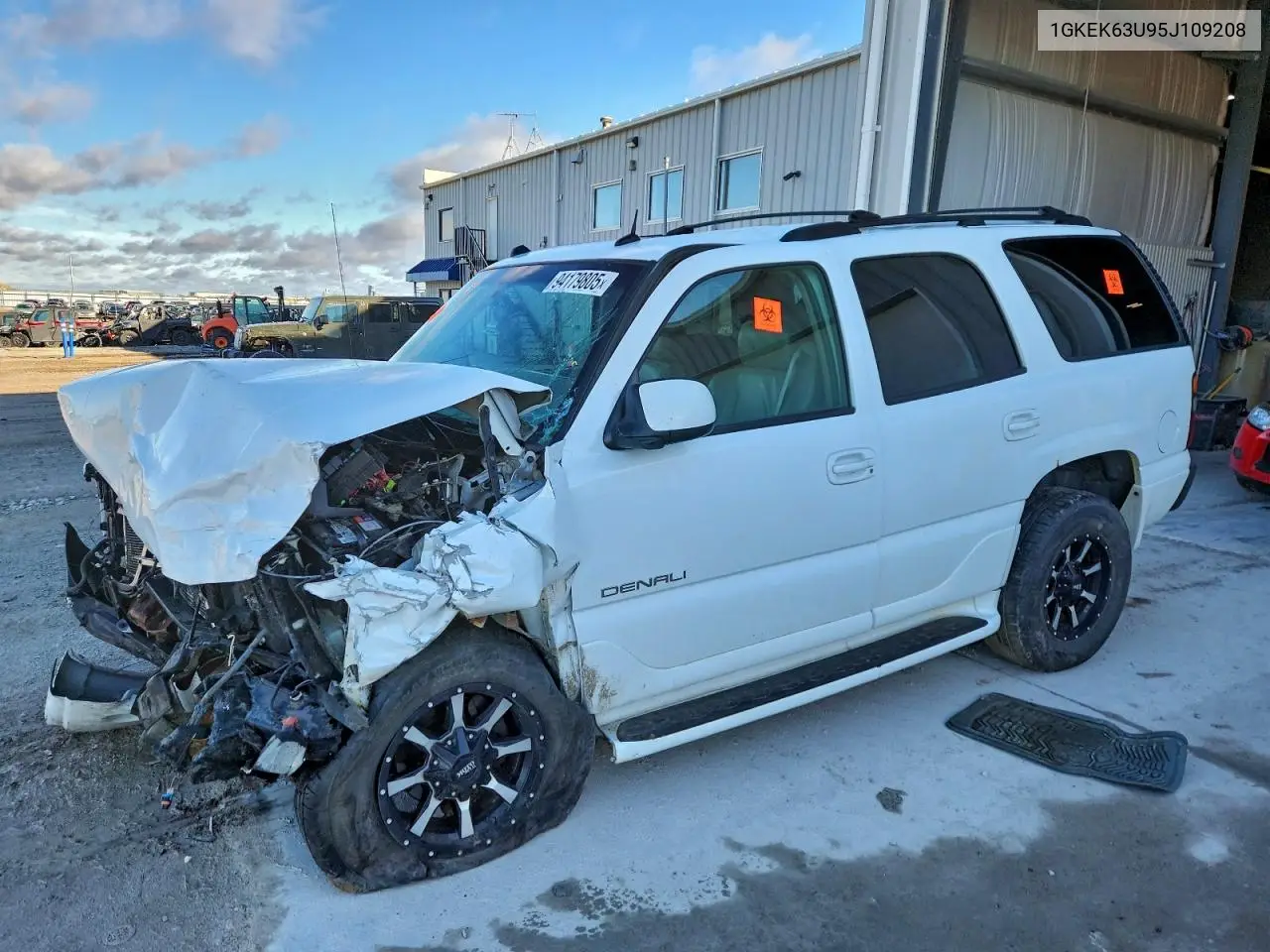1GKEK63U95J109208 2005 GMC Yukon Denali