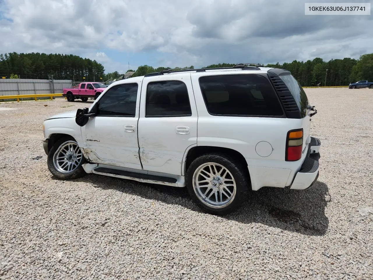 2006 GMC Yukon Denali VIN: 1GKEK63U06J137741 Lot: 62061886