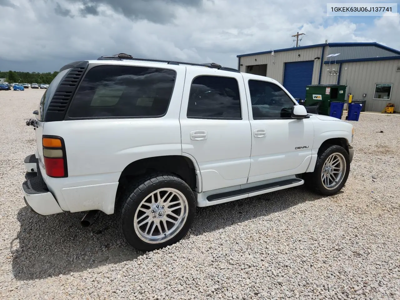2006 GMC Yukon Denali VIN: 1GKEK63U06J137741 Lot: 62061886