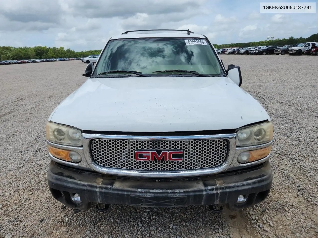 2006 GMC Yukon Denali VIN: 1GKEK63U06J137741 Lot: 62061886