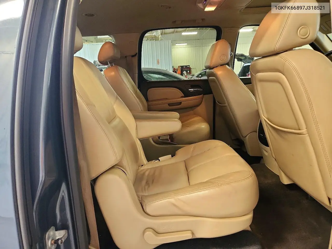 2007 GMC Yukon Xl VIN: 1GKFK66897J318521 Lot: 60228086