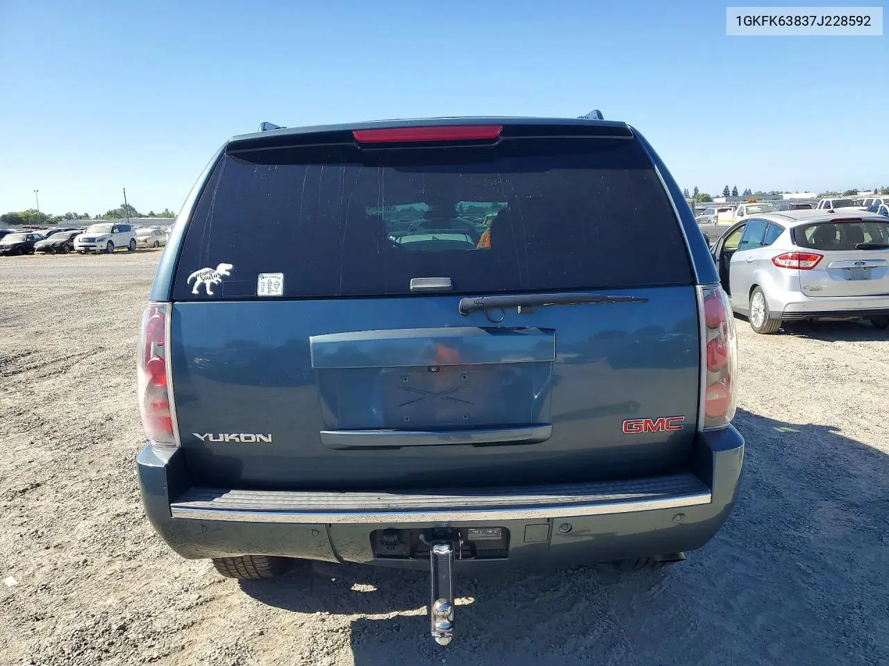 2007 GMC Yukon Denali VIN: 1GKFK63837J228592 Lot: 60697486