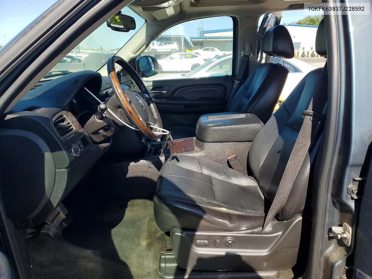 2007 GMC Yukon Denali VIN: 1GKFK63837J228592 Lot: 60697486