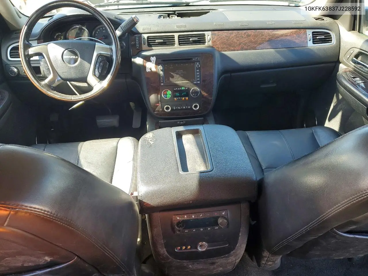 2007 GMC Yukon Denali VIN: 1GKFK63837J228592 Lot: 60697486
