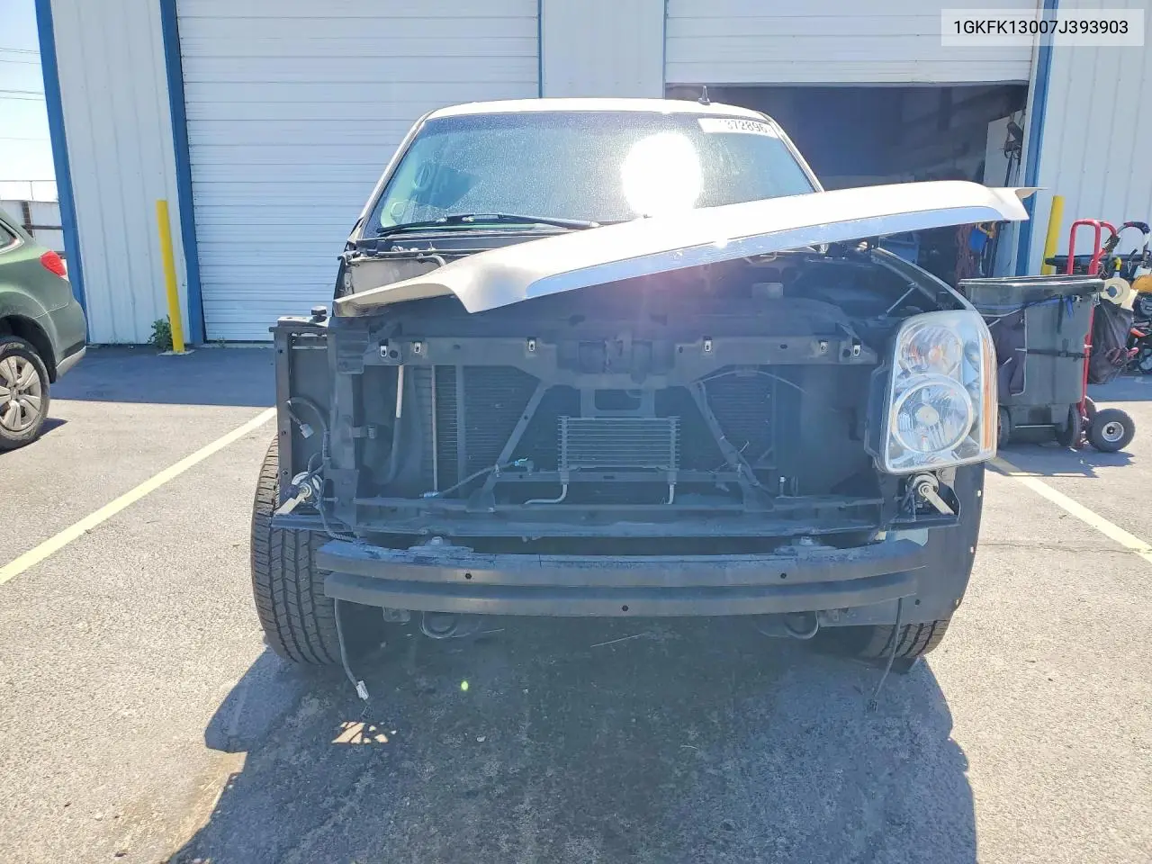 2007 GMC Yukon VIN: 1GKFK13007J393903 Lot: 61372896