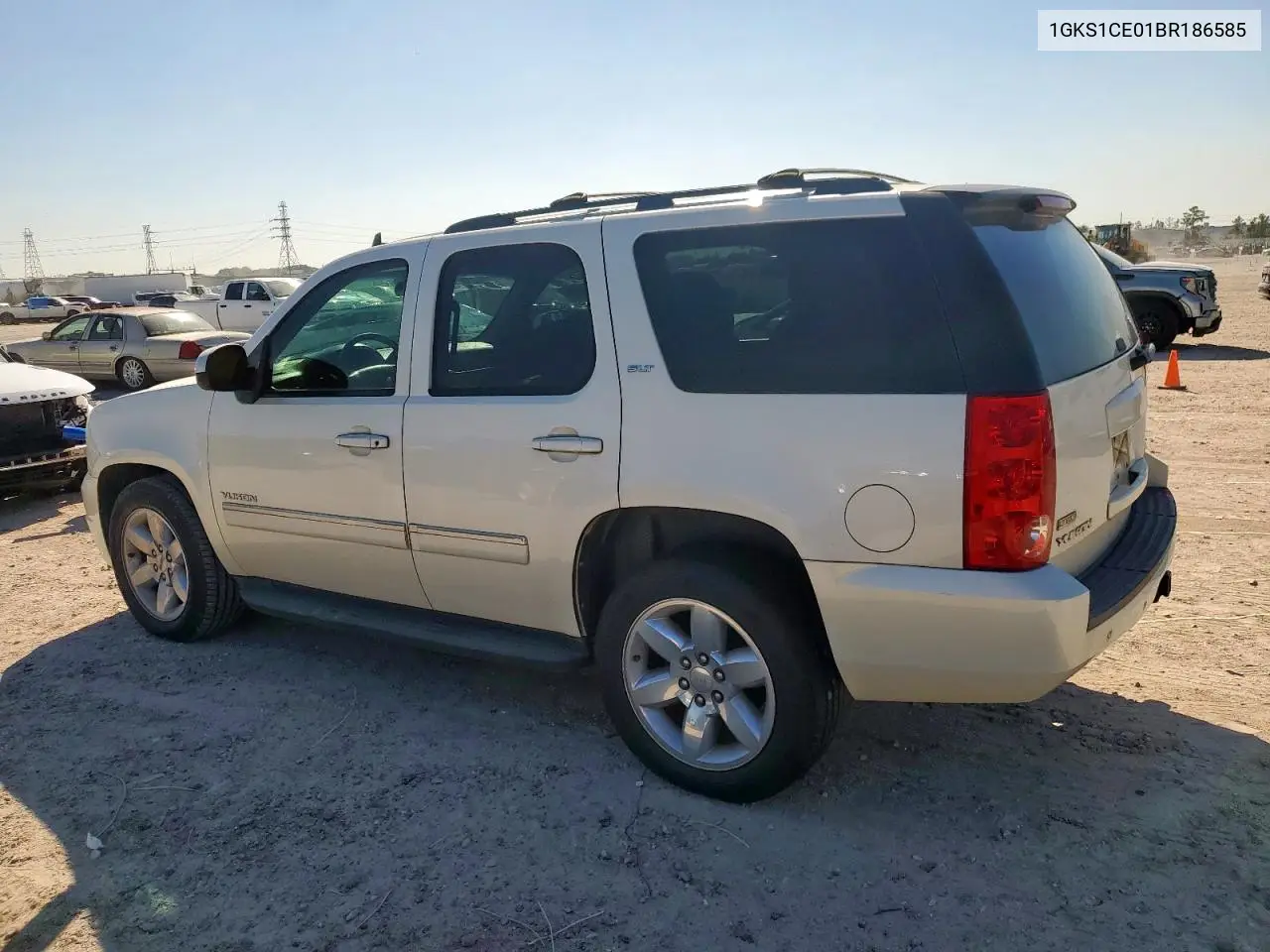 1GKS1CE01BR186585 2011 GMC Yukon Slt