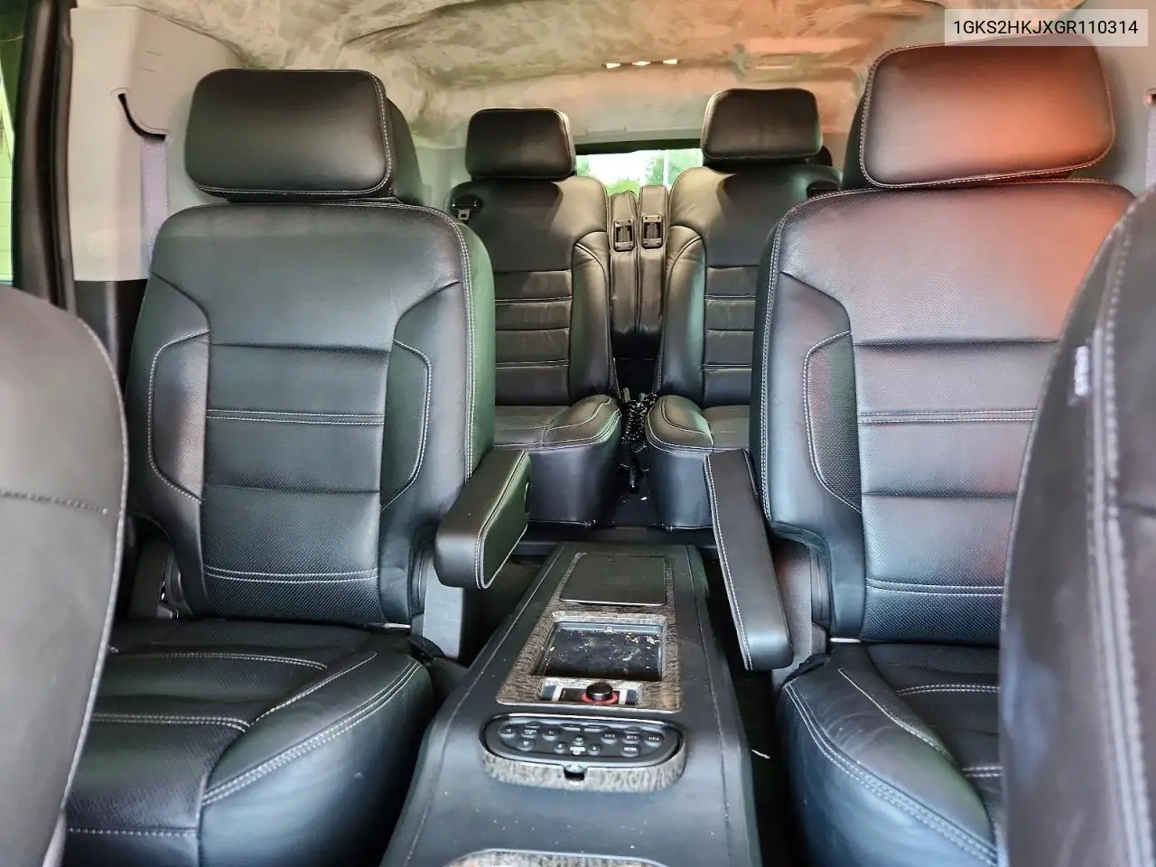 2016 GMC Yukon Xl Denali VIN: 1GKS2HKJXGR110314 Lot: 61052596