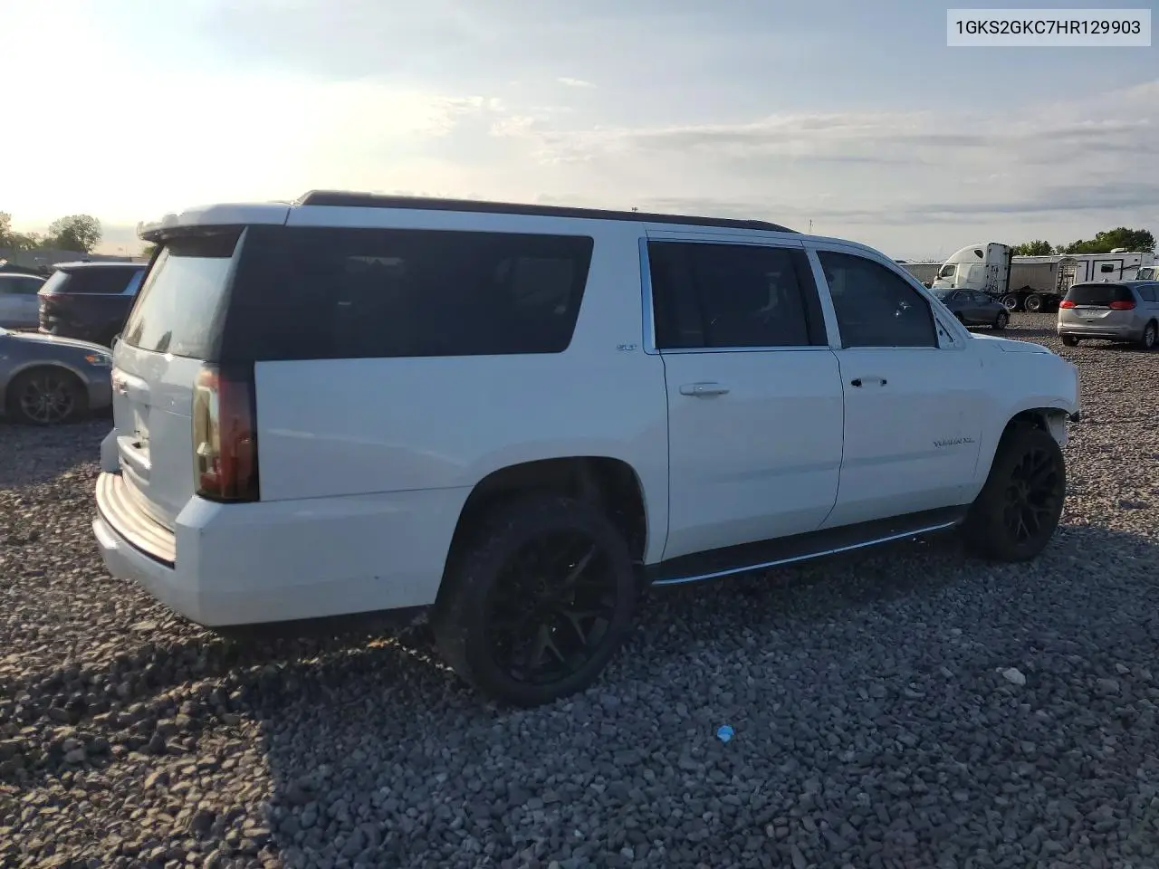 2017 GMC Yukon Xl K1500 Slt VIN: 1GKS2GKC7HR129903 Lot: 61714696
