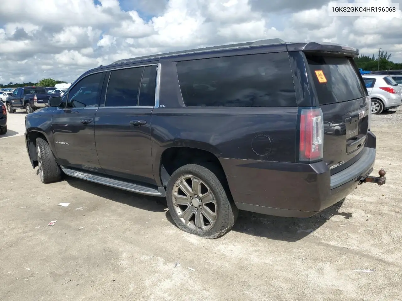 1GKS2GKC4HR196068 2017 GMC Yukon Xl K1500 Slt