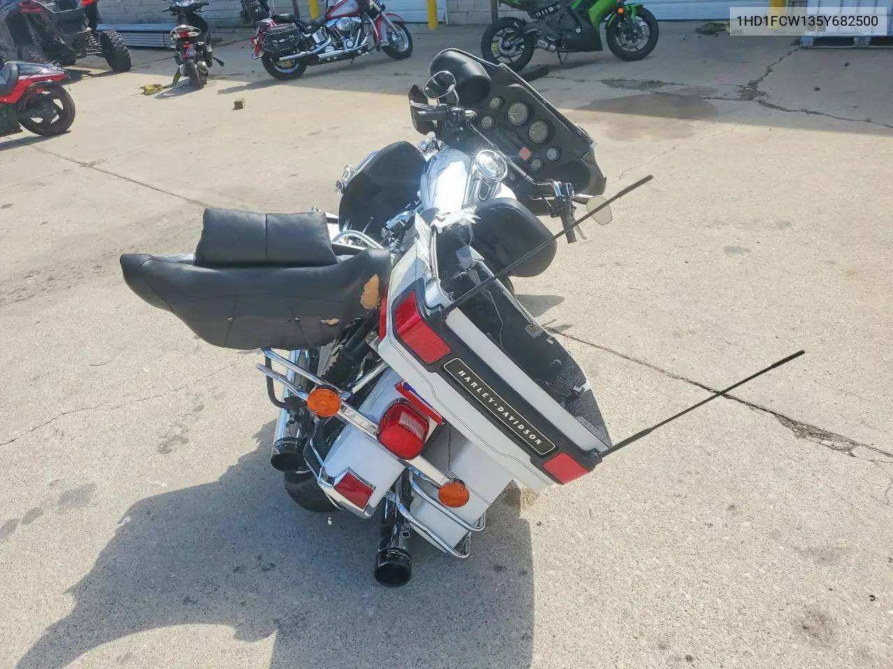2005 Harley-Davidson Flhtcui VIN: 1HD1FCW135Y682500 Lot: 59960946