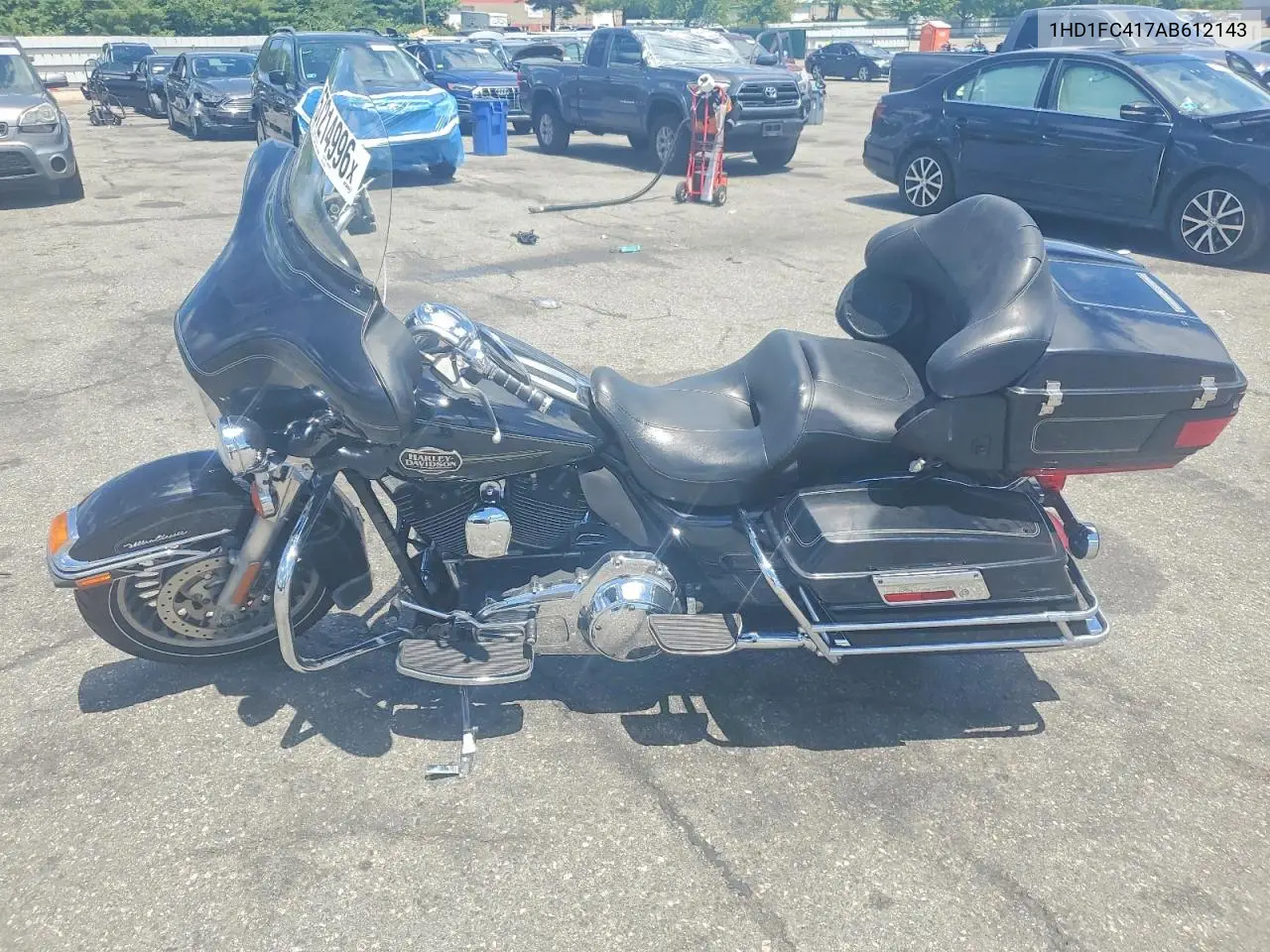 2010 Harley-Davidson Flhtcu VIN: 1HD1FC417AB612143 Lot: 57214996