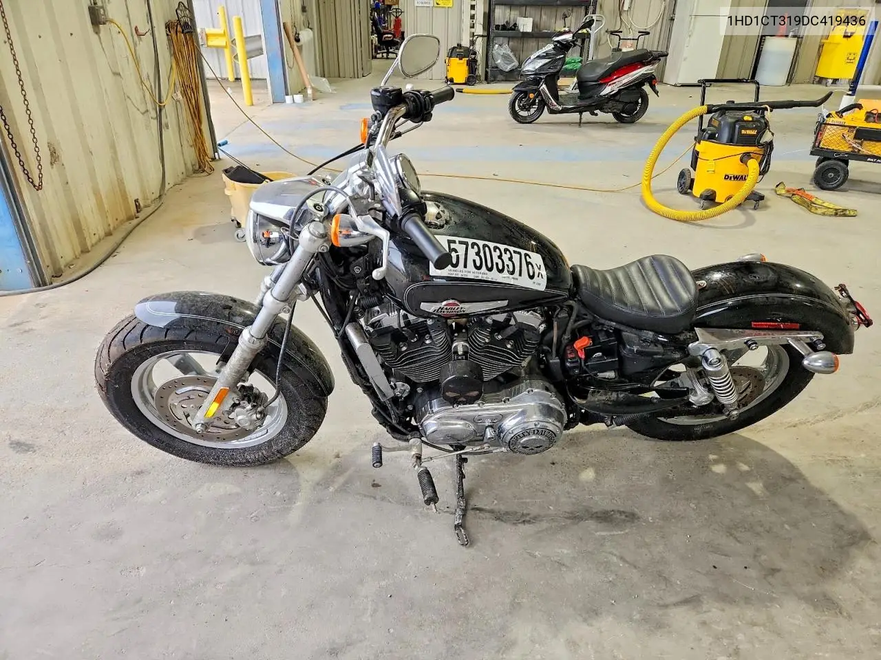 2013 Harley-Davidson Xl1200 C VIN: 1HD1CT319DC419436 Lot: 57303376
