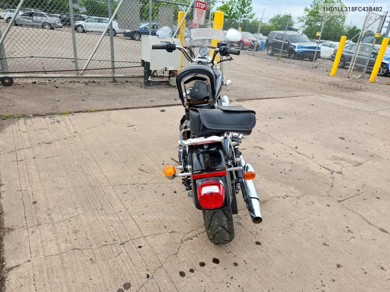 2015 Harley-Davidson Xl1200 T VIN: 1HD1LL318FC438482 Lot: 57928866