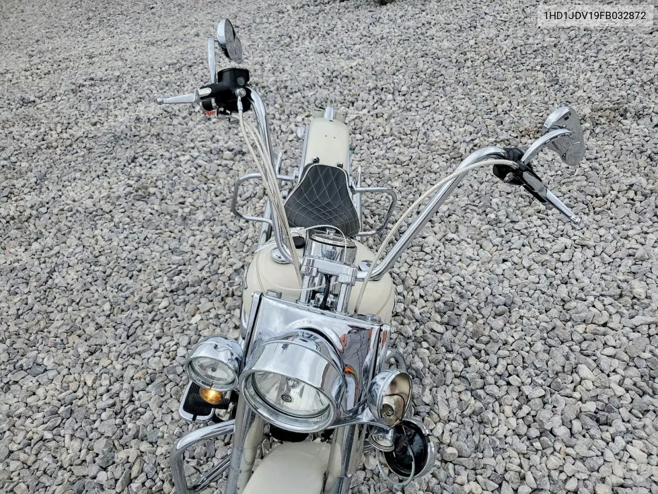 2015 Harley-Davidson Flstn Softail Deluxe VIN: 1HD1JDV19FB032872 Lot: 61742426