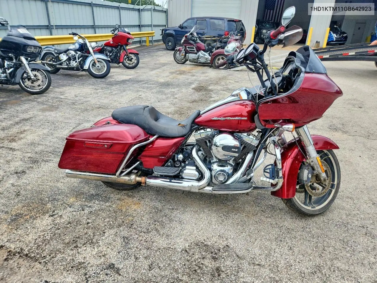 2016 Harl Fltrxs Roa VIN: 1HD1KTM11GB642923 Lot: 58015326