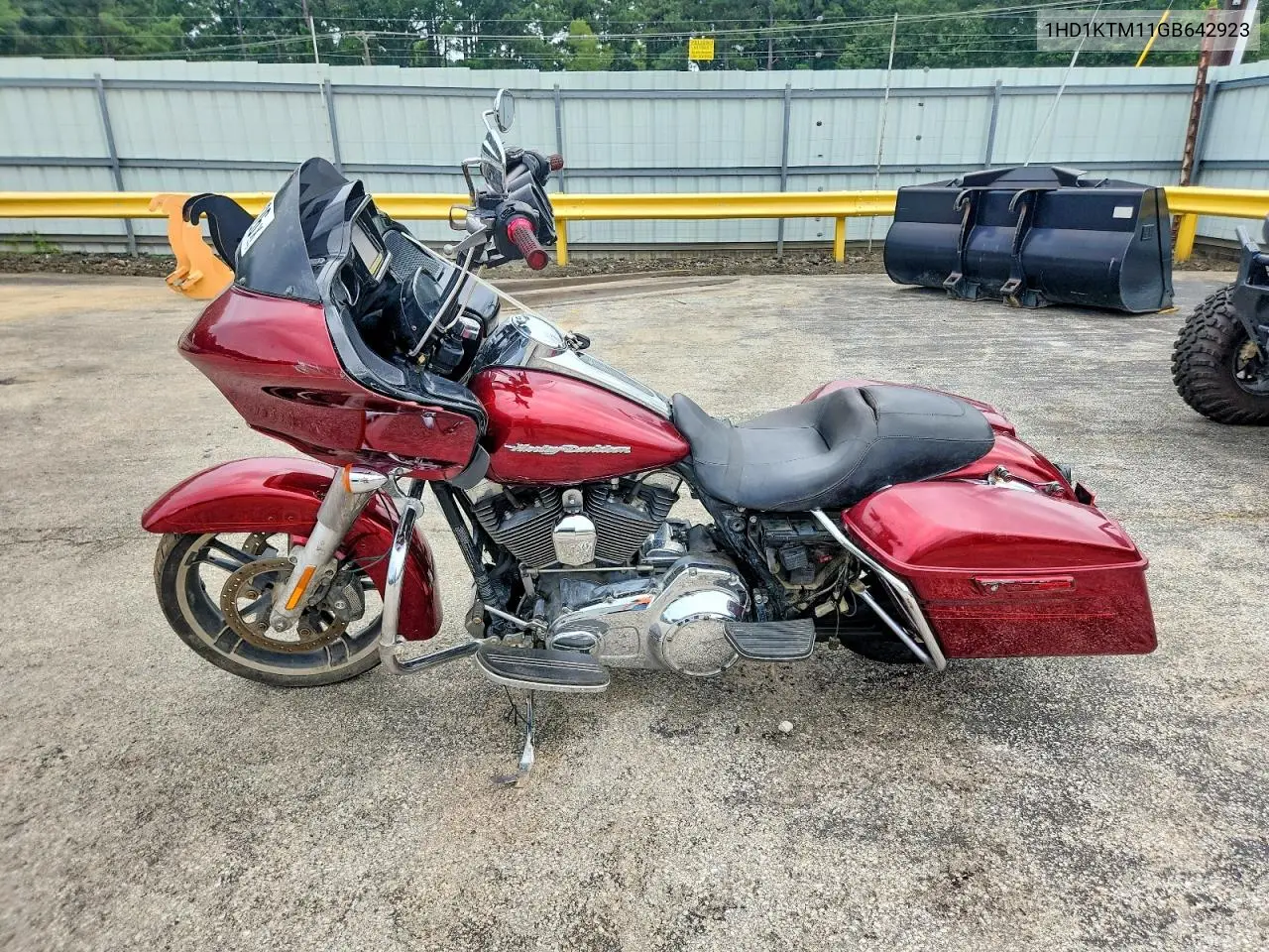2016 Harl Fltrxs Roa VIN: 1HD1KTM11GB642923 Lot: 58015326