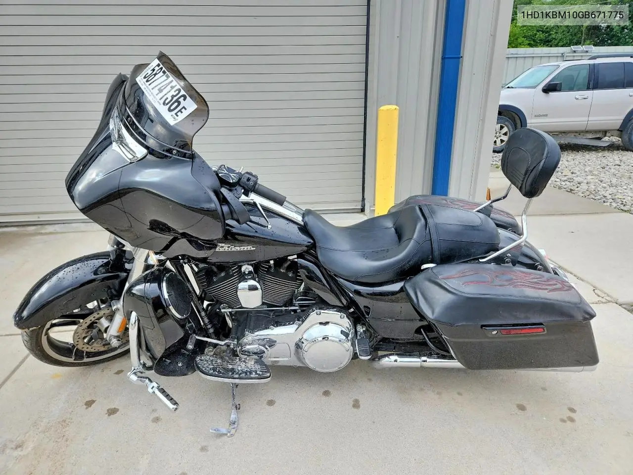 2016 Harley-Davidson Flhx Street Glide VIN: 1HD1KBM10GB671775 Lot: 58774136