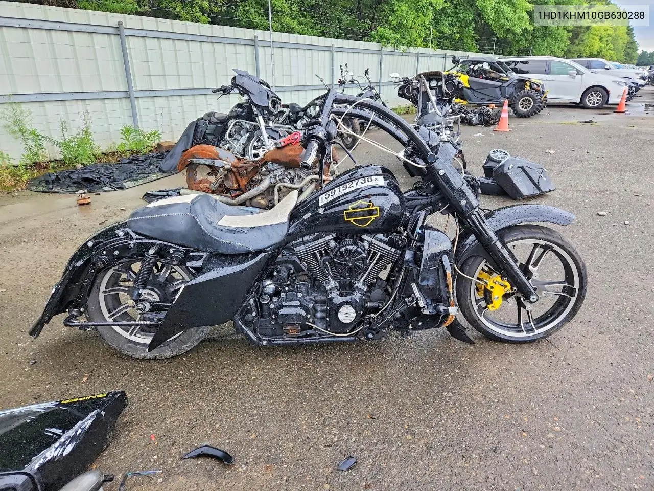 2016 Harley-Davidson Fltrx Road Glide VIN: 1HD1KHM10GB630288 Lot: 59192736