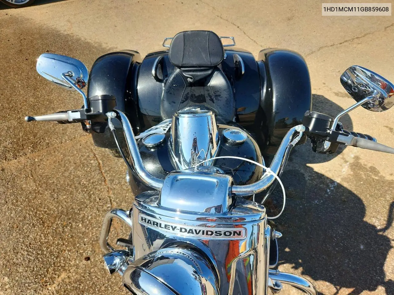 2016 Harley-Davidson Flrt Free Wheeler VIN: 1HD1MCM11GB859608 Lot: 61067396