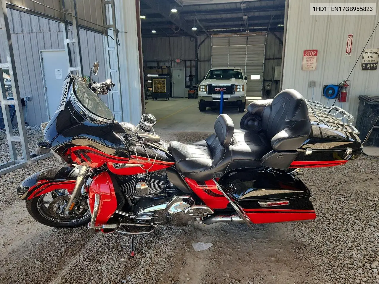 2016 Harley-Davidson Flhtkse Cvo Limited VIN: 1HD1TEN17GB955823 Lot: 61385846