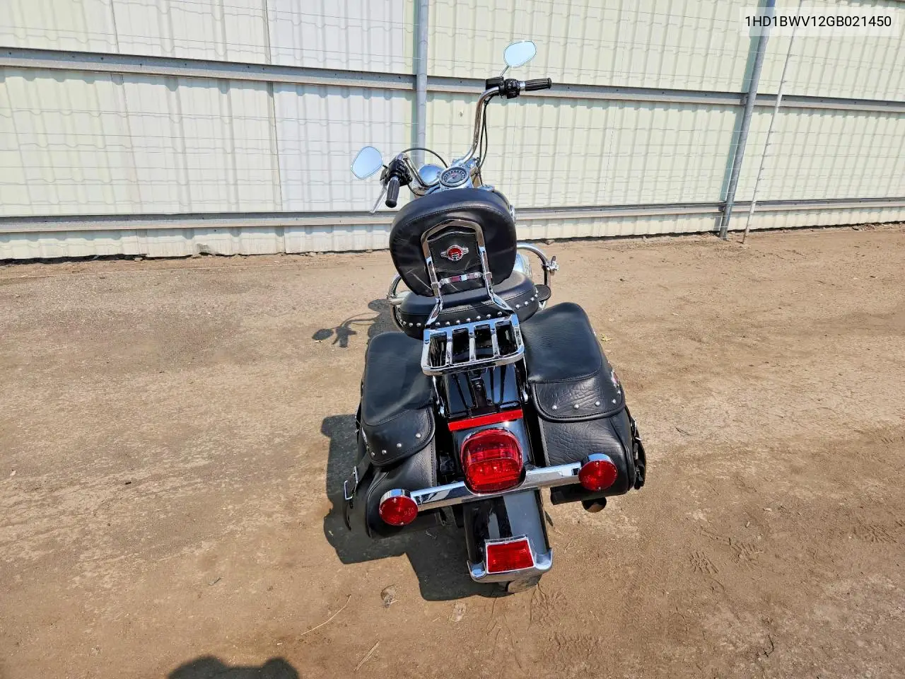2016 Harley-Davidson Flstc Heritage Softail Classic VIN: 1HD1BWV12GB021450 Lot: 61472896