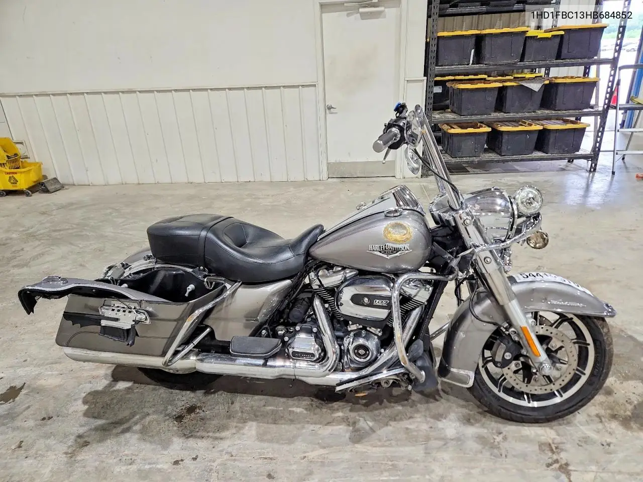 2017 Harley-Davidson Flhr Road King VIN: 1HD1FBC13HB684852 Lot: 54419976