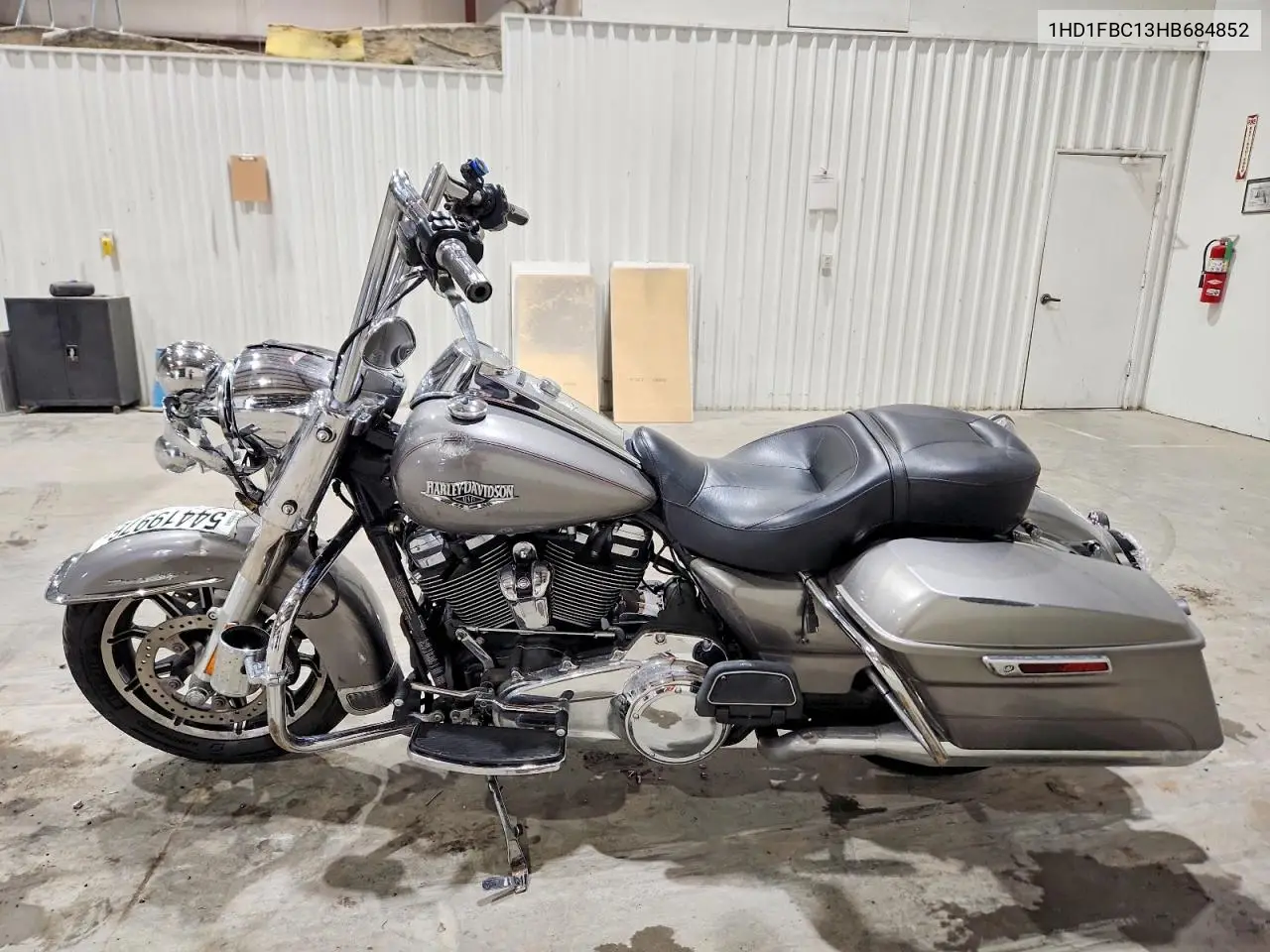 2017 Harley-Davidson Flhr Road King VIN: 1HD1FBC13HB684852 Lot: 54419976