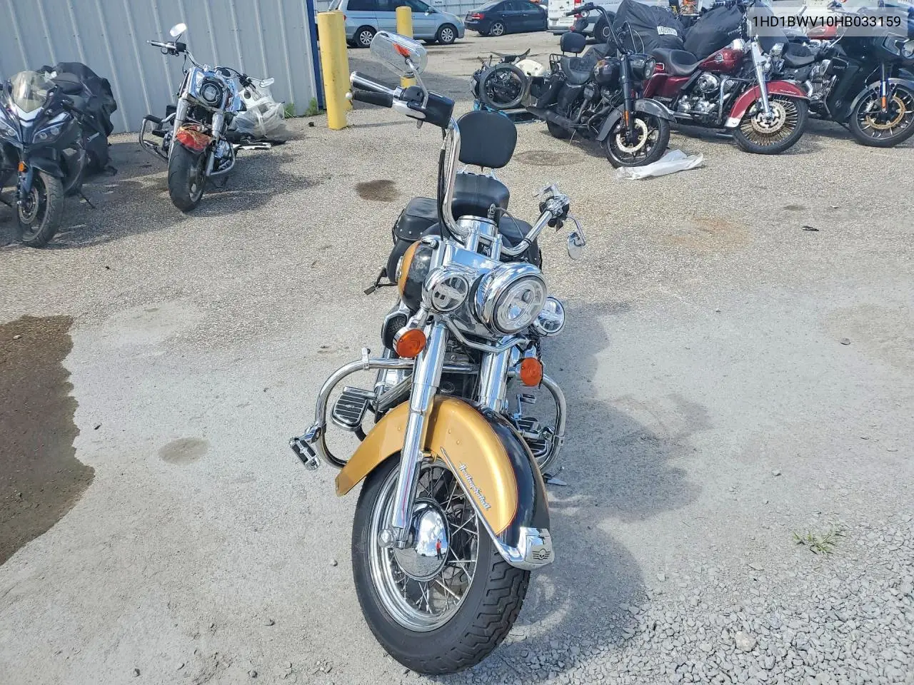 2017 Harley-Davidson Flstc Heritage Softail Classic VIN: 1HD1BWV10HB033159 Lot: 57290626