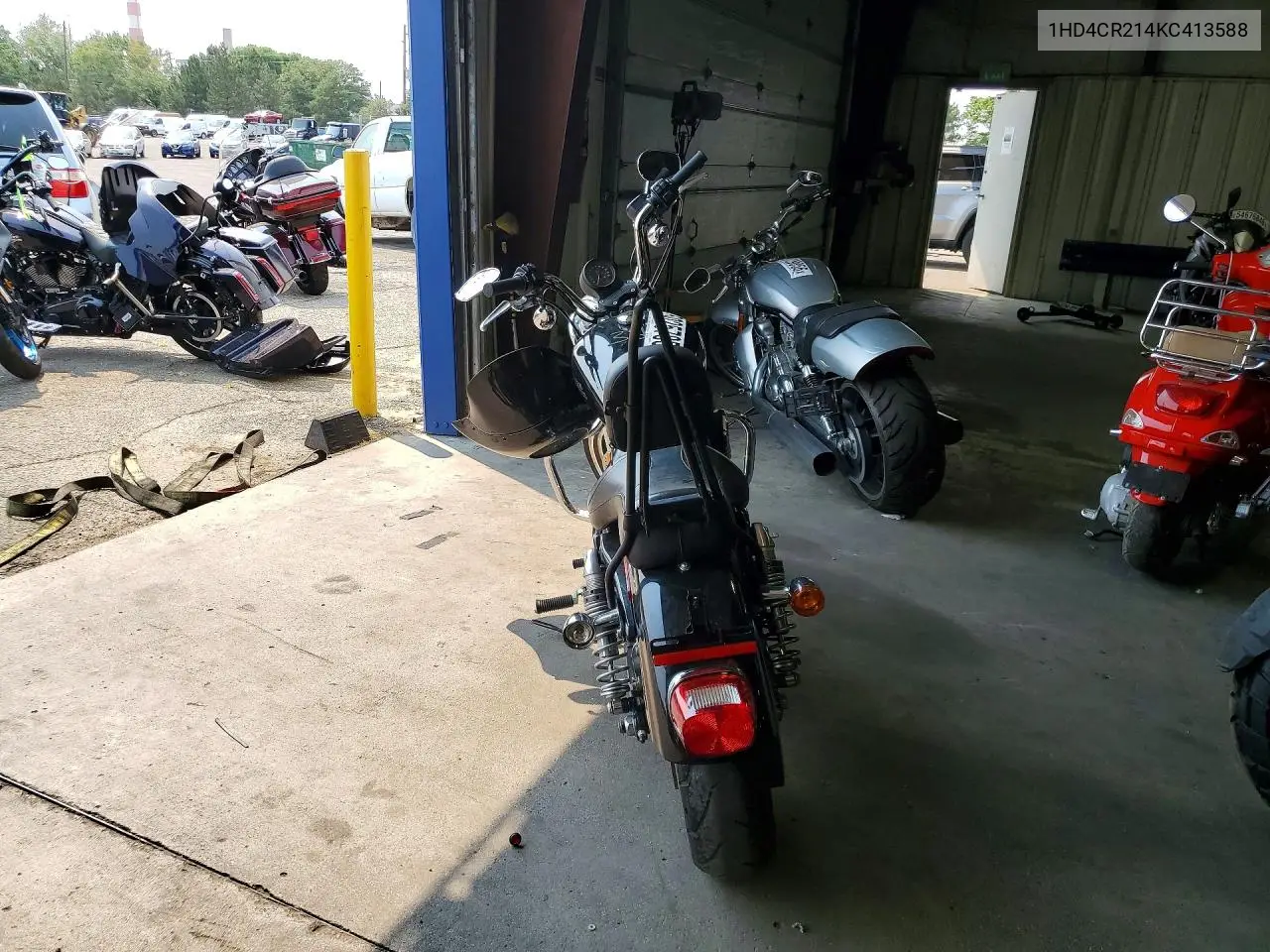 2019 Harley-Davidson Xl883 L VIN: 1HD4CR214KC413588 Lot: 60257856