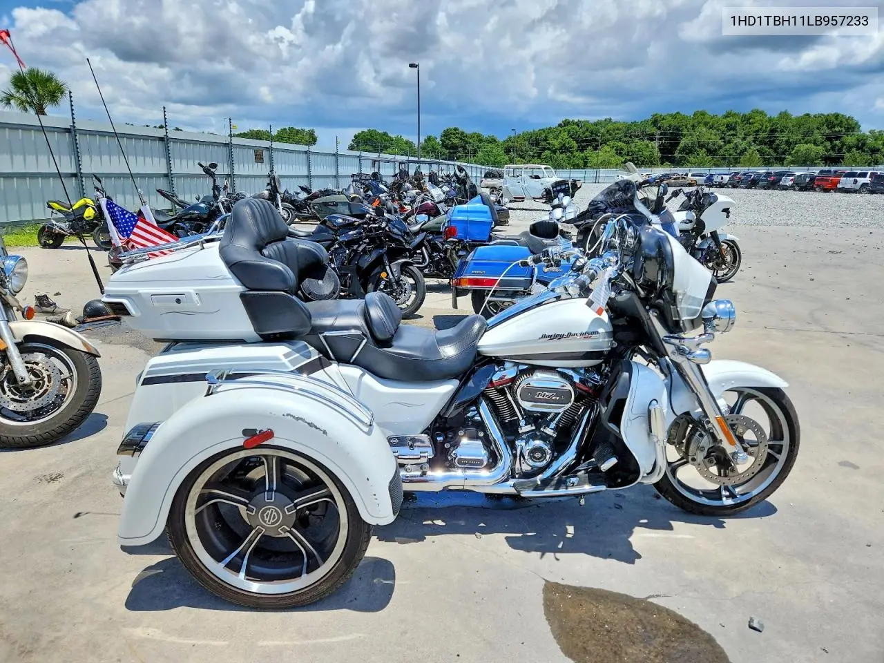 2020 Harley Davidson Flhtcutgse VIN: 1HD1TBH11LB957233 Lot: 55298086