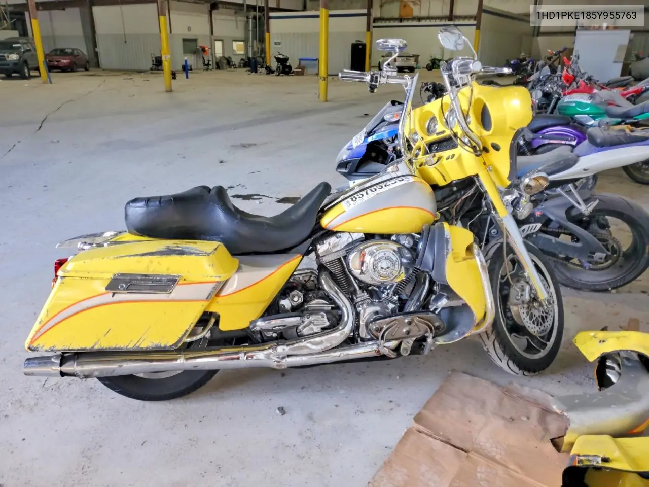 2005 Harley-Davidson Flhtcse2 VIN: 1HD1PKE185Y955763 Lot: 85769255