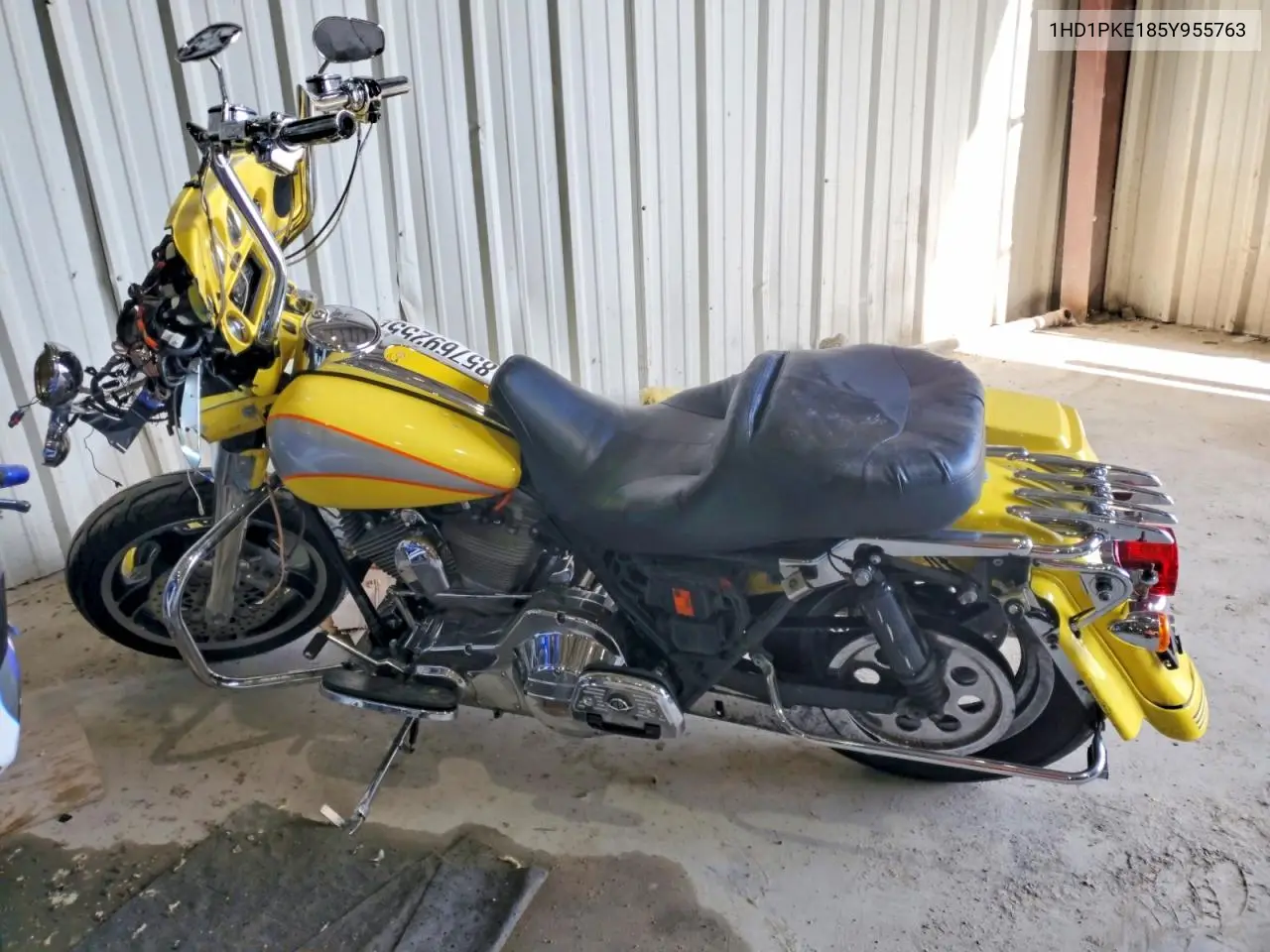 2005 Harley-Davidson Flhtcse2 VIN: 1HD1PKE185Y955763 Lot: 85769255